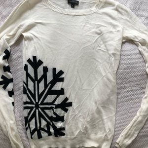Sweater with snowflake detail
